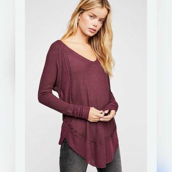 Free People Women Catalina
High Low Rib Trim Thermal Top
Burgundy Size S - Picture 2 of 6
